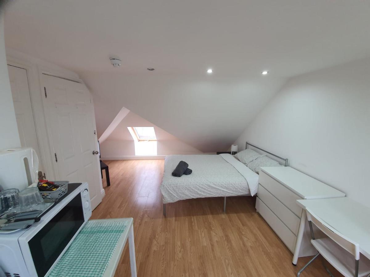 Eastwood Rooms Goodmayes Dış mekan fotoğraf