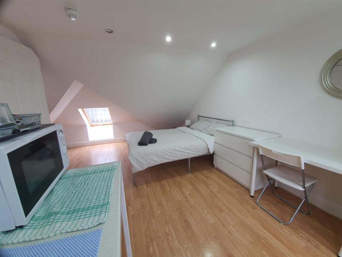 Eastwood Rooms Goodmayes Dış mekan fotoğraf