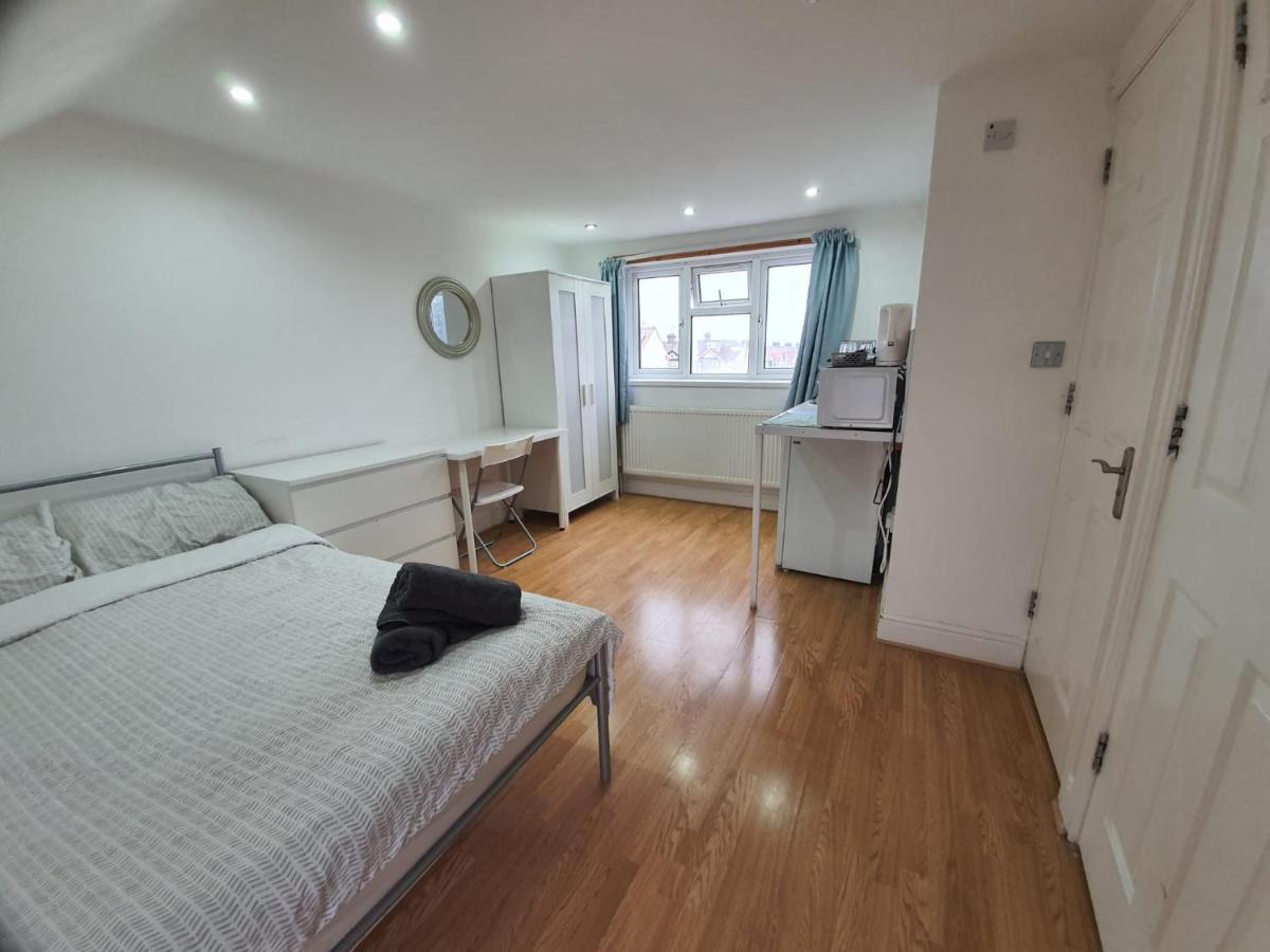 Eastwood Rooms Goodmayes Dış mekan fotoğraf