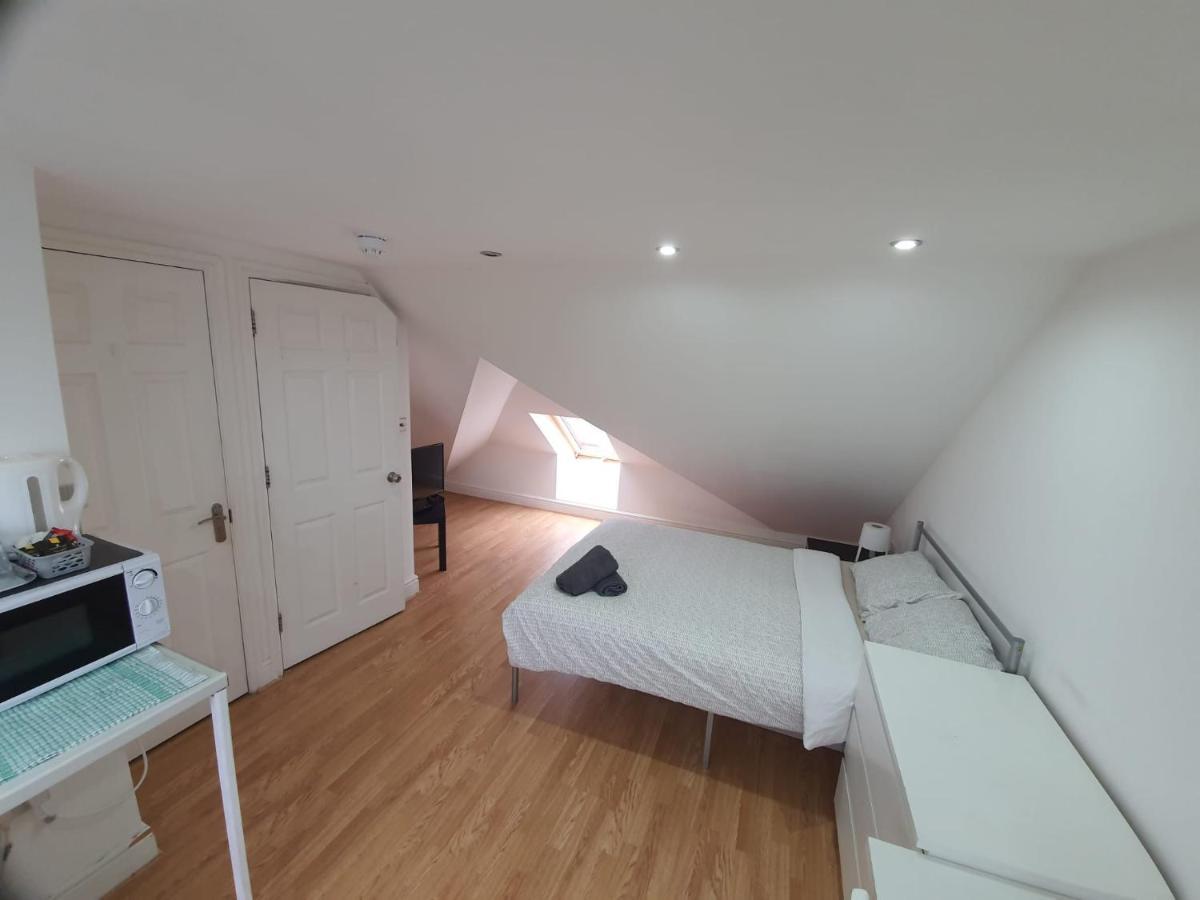 Eastwood Rooms Goodmayes Dış mekan fotoğraf