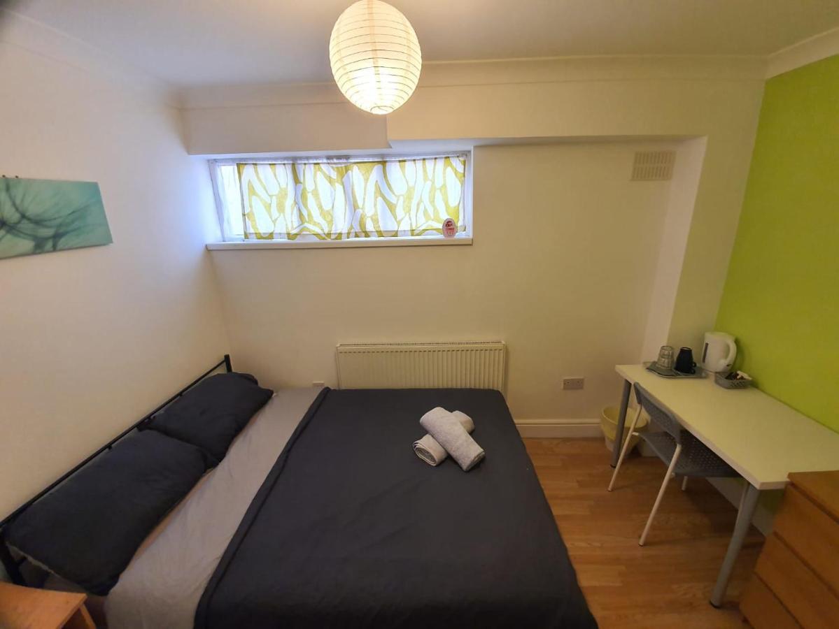 Eastwood Rooms Goodmayes Dış mekan fotoğraf