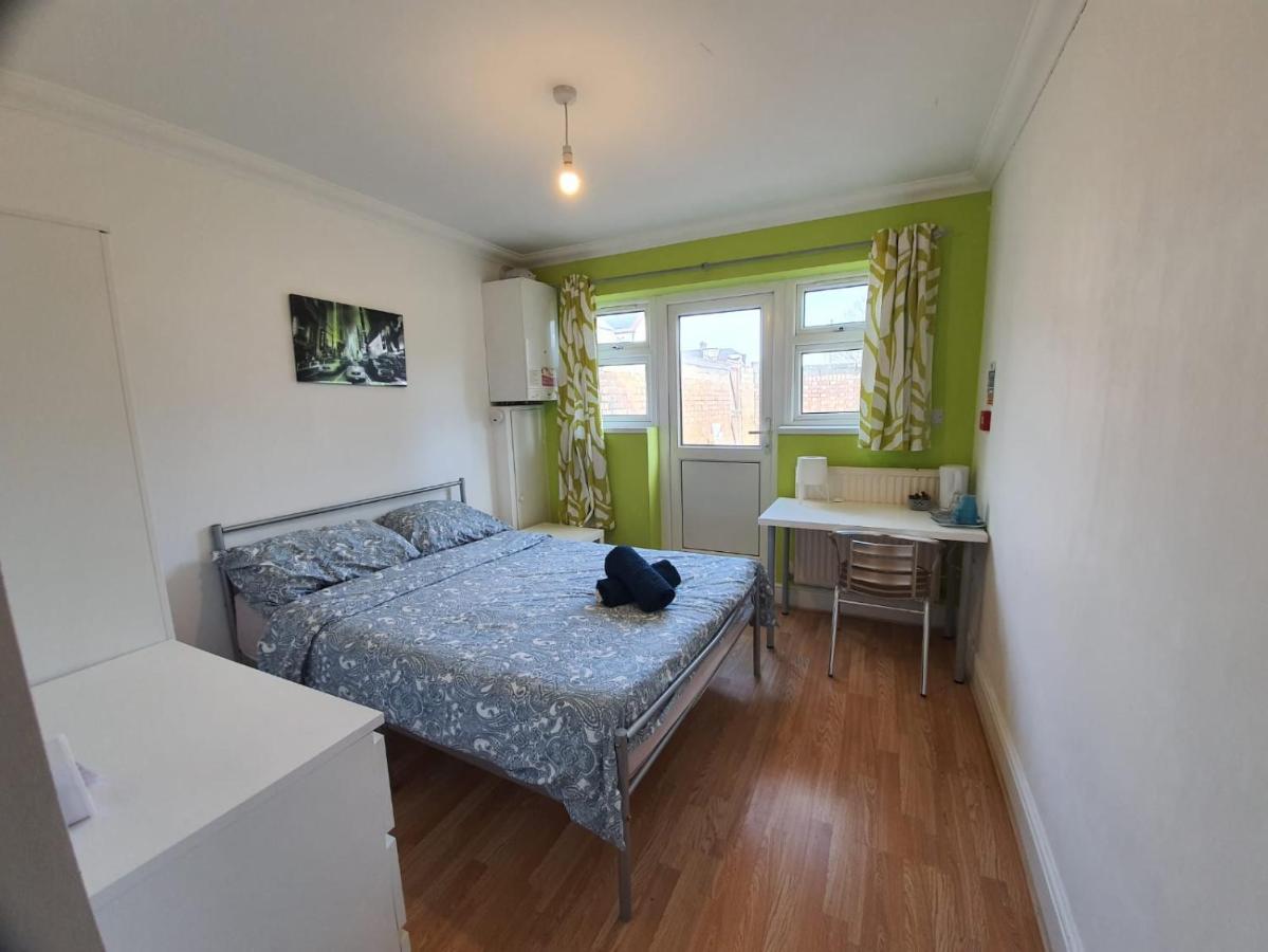 Eastwood Rooms Goodmayes Dış mekan fotoğraf