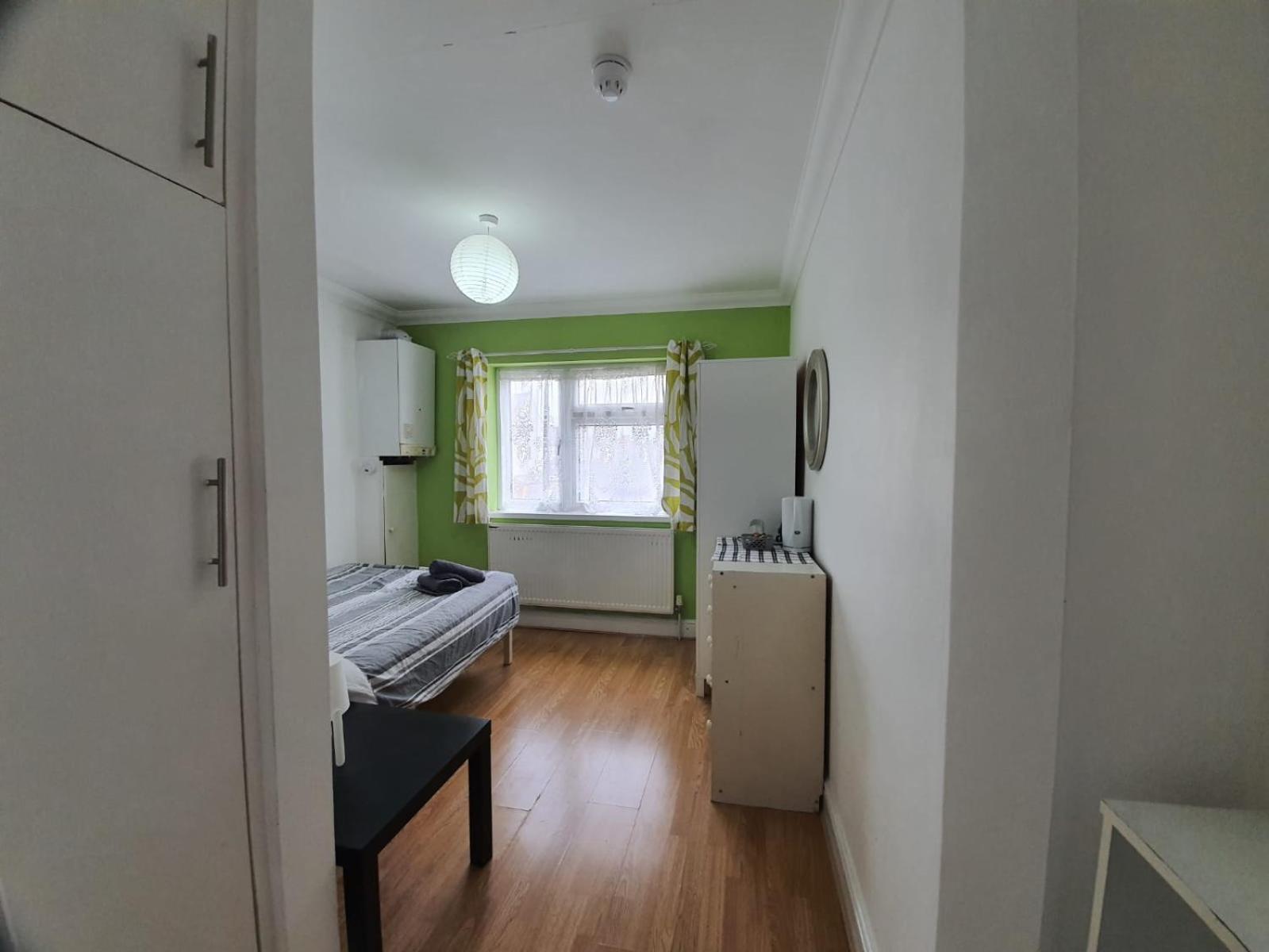 Eastwood Rooms Goodmayes Dış mekan fotoğraf