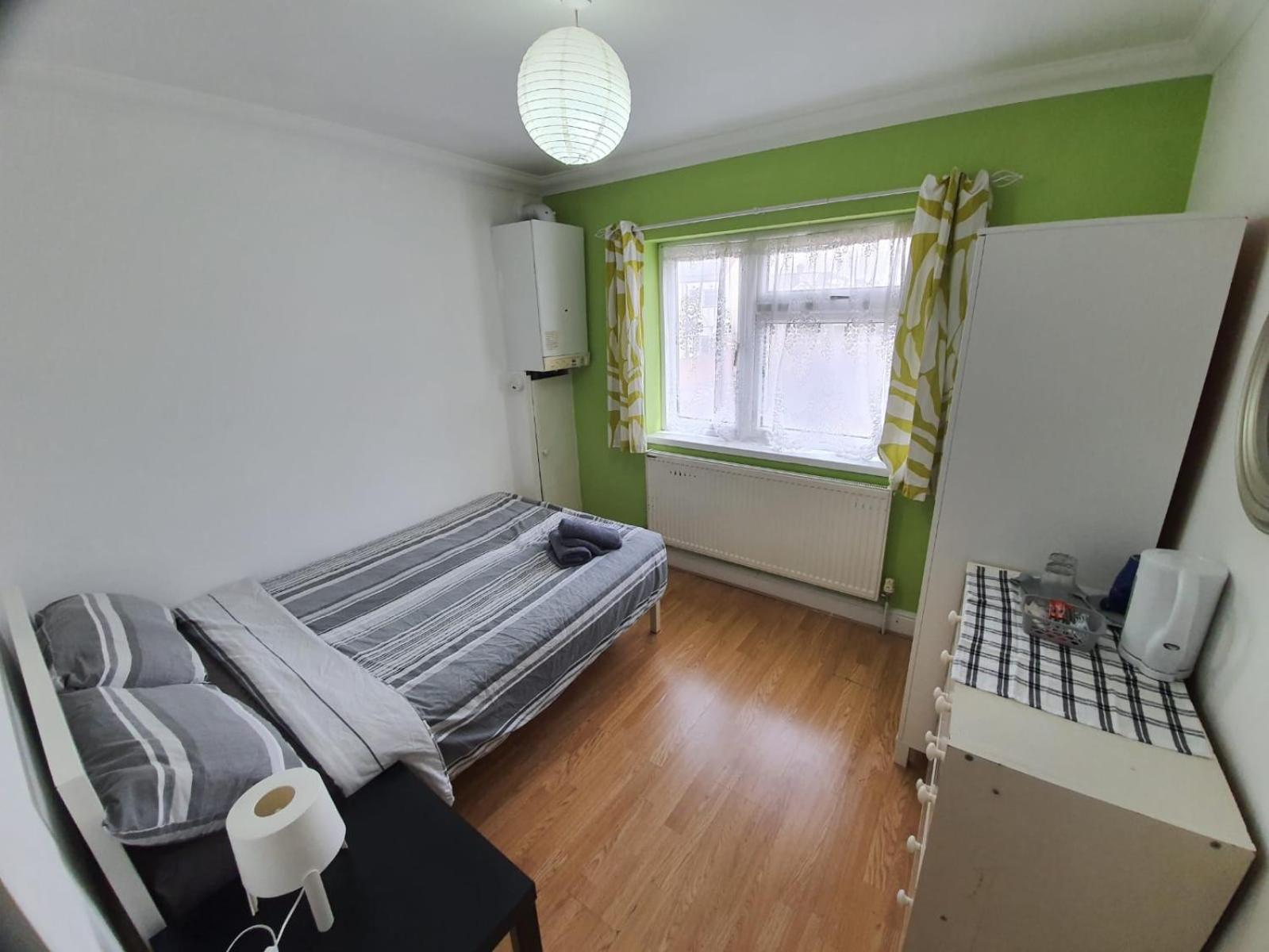 Eastwood Rooms Goodmayes Dış mekan fotoğraf
