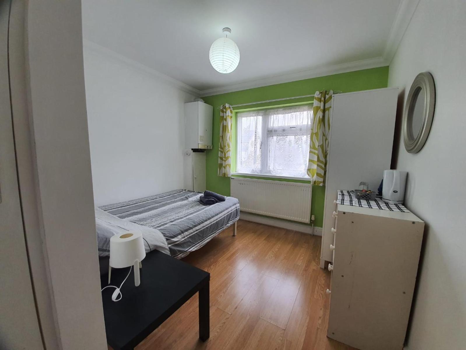 Eastwood Rooms Goodmayes Dış mekan fotoğraf